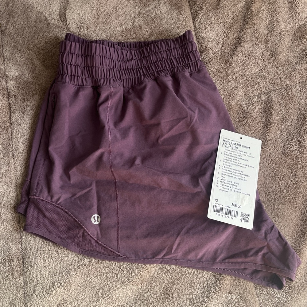 lululemon Hotty Hot HR Short 2.5” Lined (Grape Thistle)